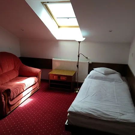 2000 モーテル ステンシェフ